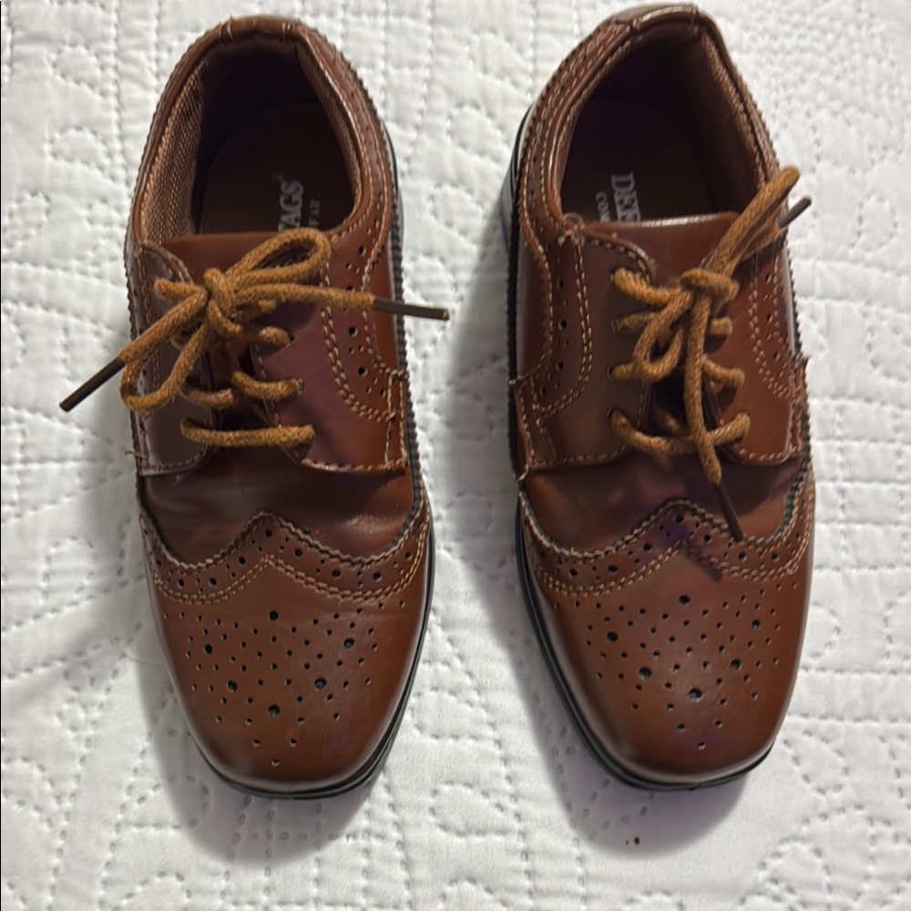 Deer Stags Brown Dress Shoes with Brogue Detailing